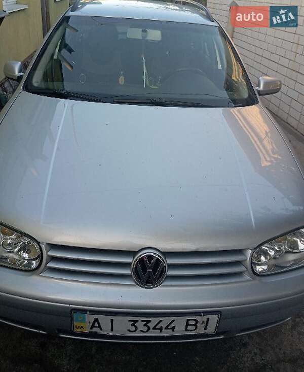 Универсал Volkswagen Golf 2004 в Яготине