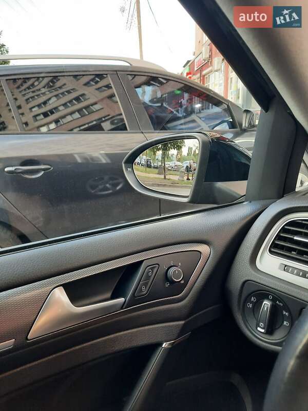 Универсал Volkswagen Golf 2015 в Киеве