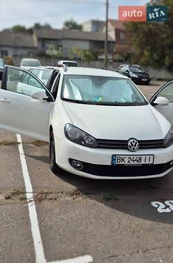 Универсал Volkswagen Golf 2011 в Ровно