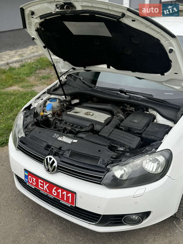 Хэтчбек Volkswagen Golf 2009 в Луцке