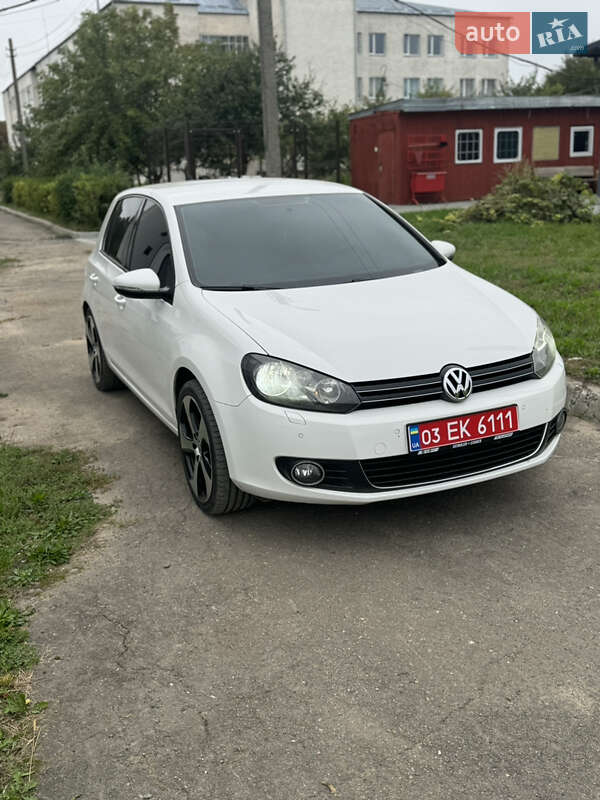 Хэтчбек Volkswagen Golf 2009 в Луцке