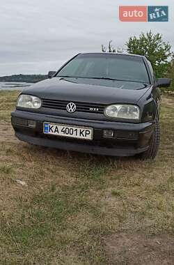Хэтчбек Volkswagen Golf 1998 в Ржищеве
