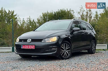 Універсал Volkswagen Golf 2017 в Дрогобичі