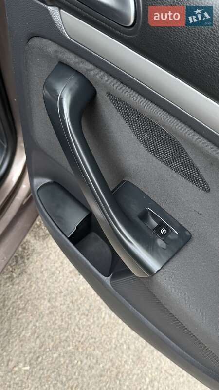 Універсал Volkswagen Golf 2011 в Броварах