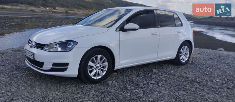 Хетчбек Volkswagen Golf 2014 в Новодністровську