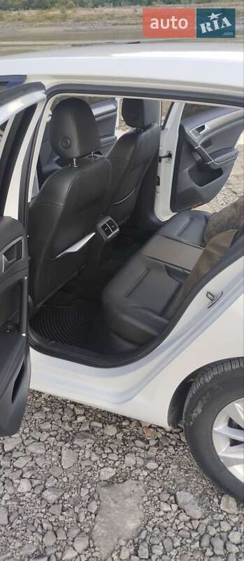 Хетчбек Volkswagen Golf 2014 в Новодністровську