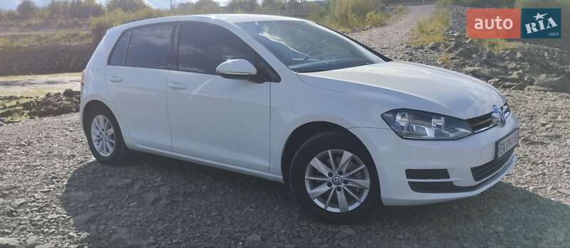 Хетчбек Volkswagen Golf 2014 в Новодністровську