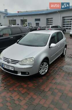 Хетчбек Volkswagen Golf 2007 в Гощі
