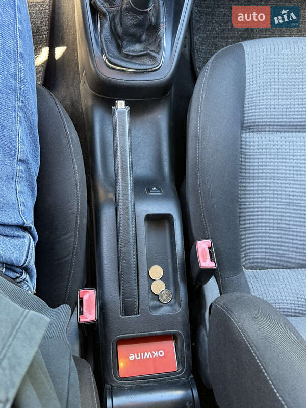 Хэтчбек Volkswagen Golf 2003 в Хмельницком