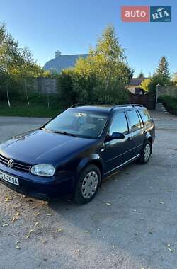 Універсал Volkswagen Golf 2000 в Рівному