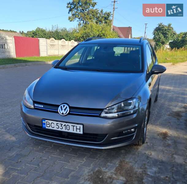 Універсал Volkswagen Golf 2014 в Новояворівську