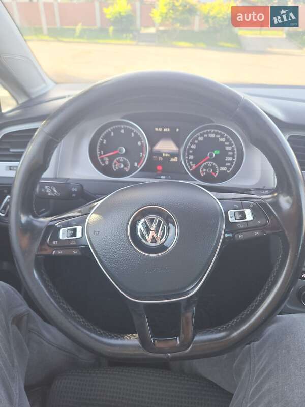 Універсал Volkswagen Golf 2014 в Новояворівську