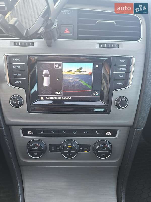 Універсал Volkswagen Golf 2014 в Новояворівську