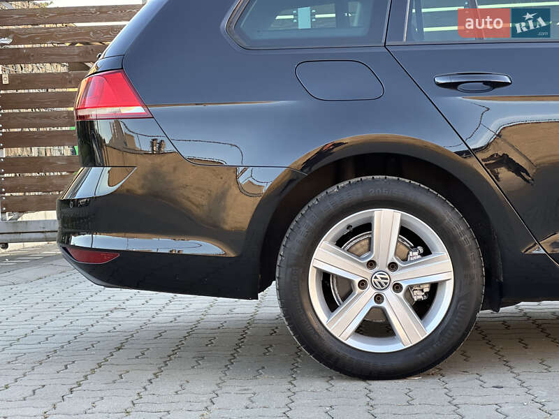 Универсал Volkswagen Golf 2015 в Стрые