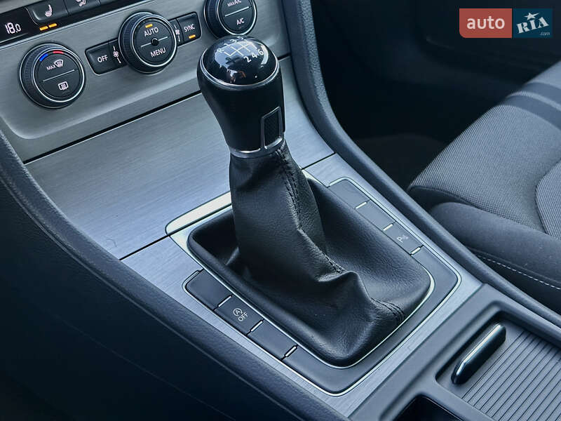 Универсал Volkswagen Golf 2015 в Стрые