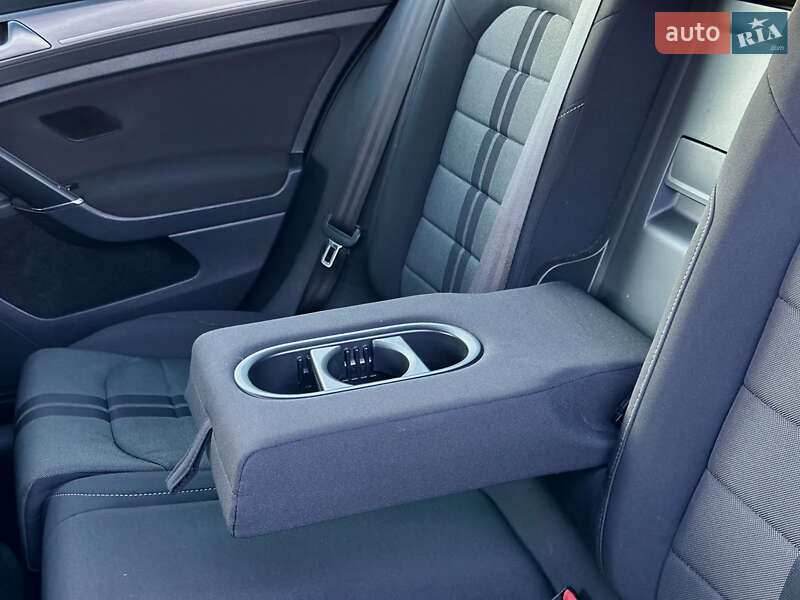 Универсал Volkswagen Golf 2015 в Стрые