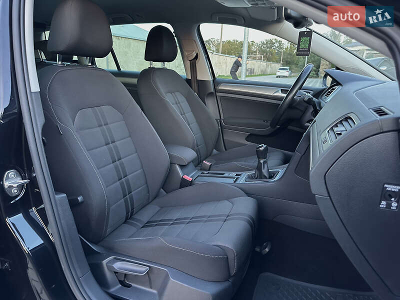 Универсал Volkswagen Golf 2015 в Стрые