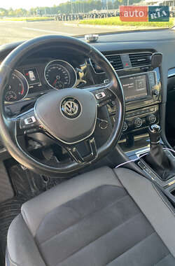 Универсал Volkswagen Golf 2015 в Львове