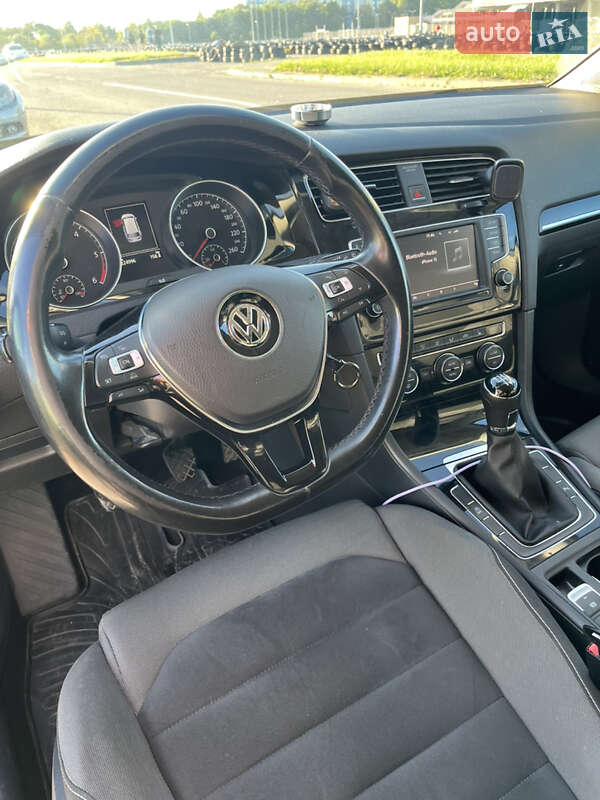 Универсал Volkswagen Golf 2015 в Львове