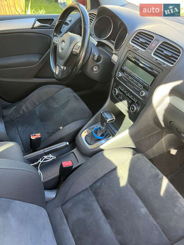 Хэтчбек Volkswagen Golf 2009 в Луцке