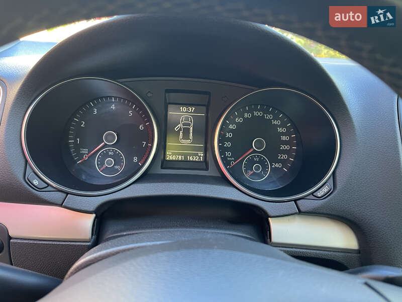 Хэтчбек Volkswagen Golf 2009 в Луцке