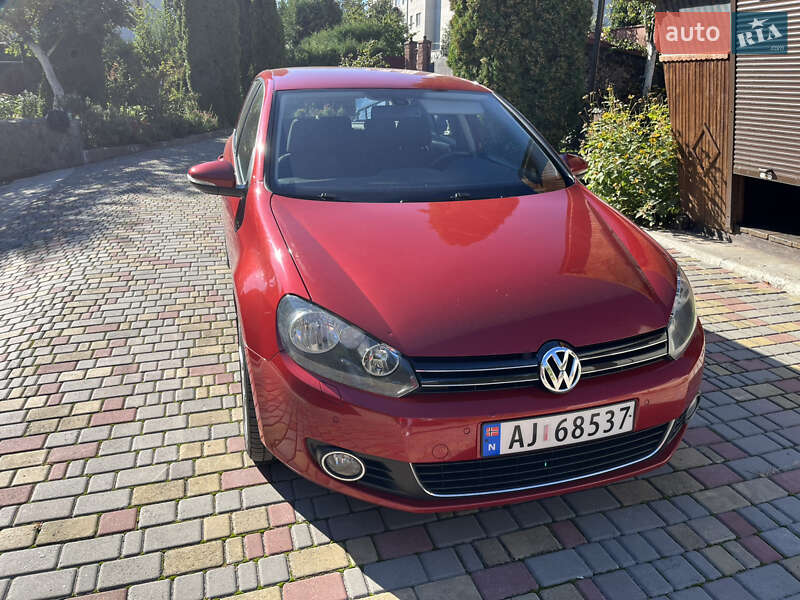 Хэтчбек Volkswagen Golf 2009 в Луцке