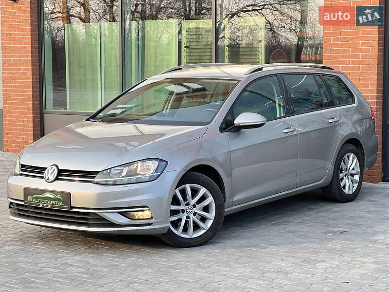 Универсал Volkswagen Golf 2019 в Киеве