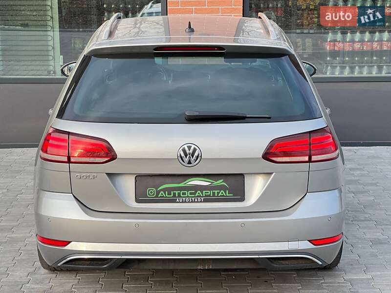 Универсал Volkswagen Golf 2019 в Киеве
