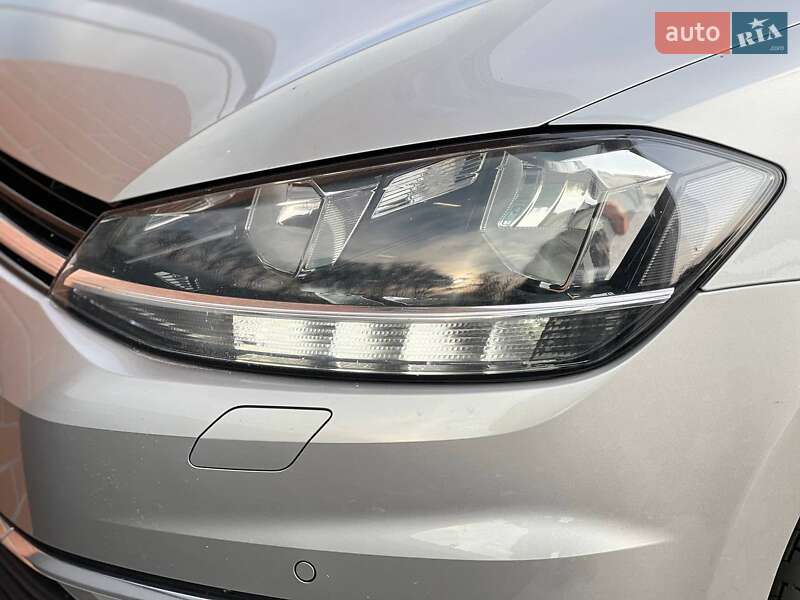 Универсал Volkswagen Golf 2019 в Киеве