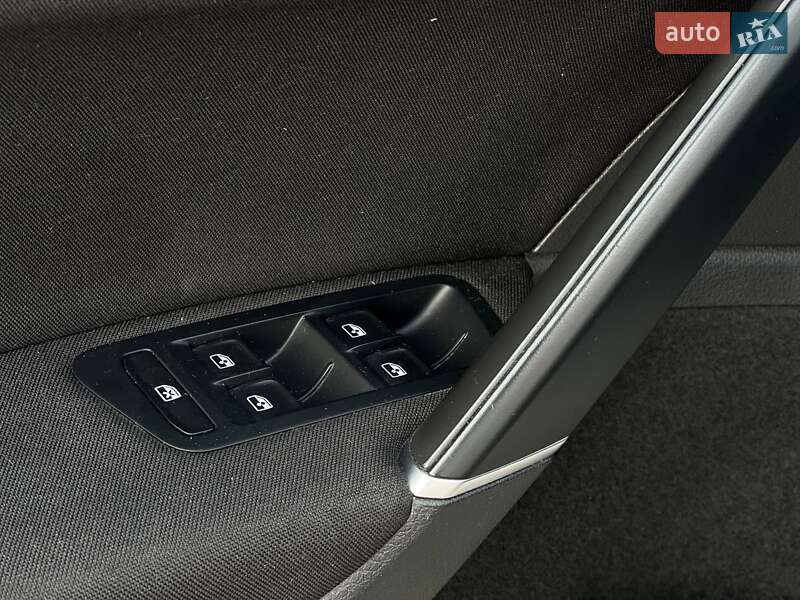 Универсал Volkswagen Golf 2019 в Киеве