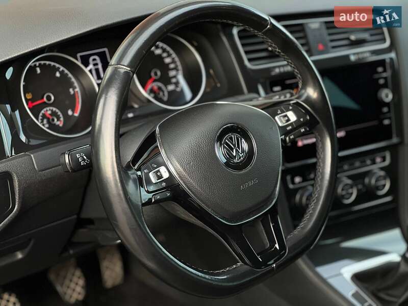 Универсал Volkswagen Golf 2019 в Киеве