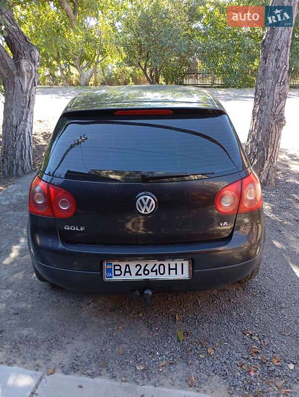 Хетчбек Volkswagen Golf 2004 в Подільську