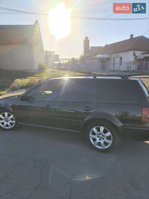 Универсал Volkswagen Golf 2003 в Шполе