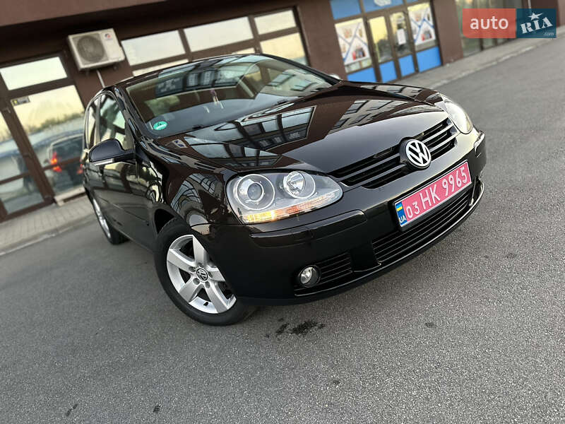 Хетчбек Volkswagen Golf 2009 в Києві