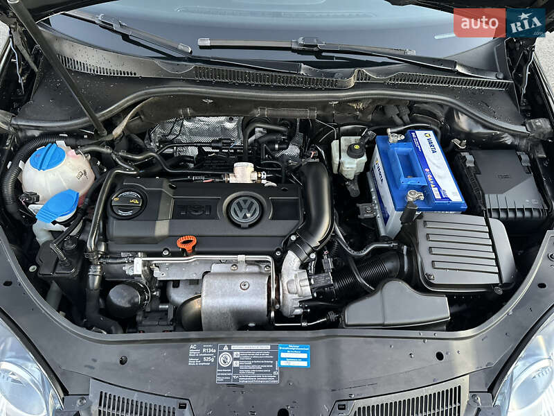 Хетчбек Volkswagen Golf 2009 в Києві