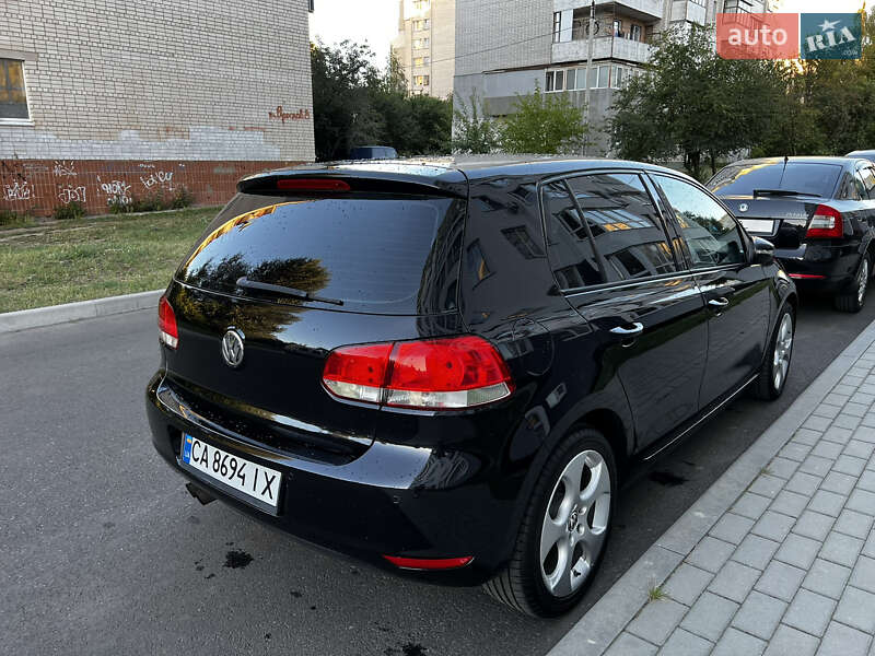 Хэтчбек Volkswagen Golf 2008 в Черкассах