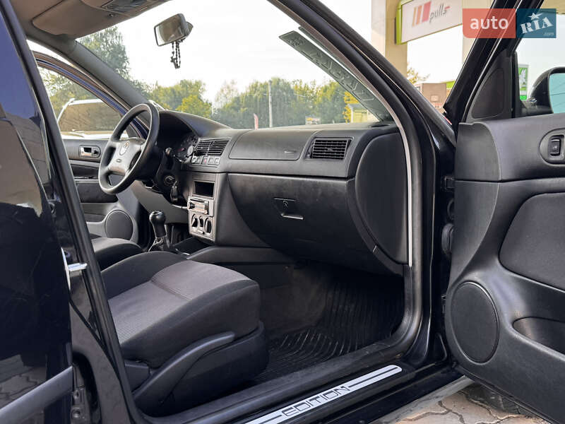 Універсал Volkswagen Golf 2001 в Дрогобичі