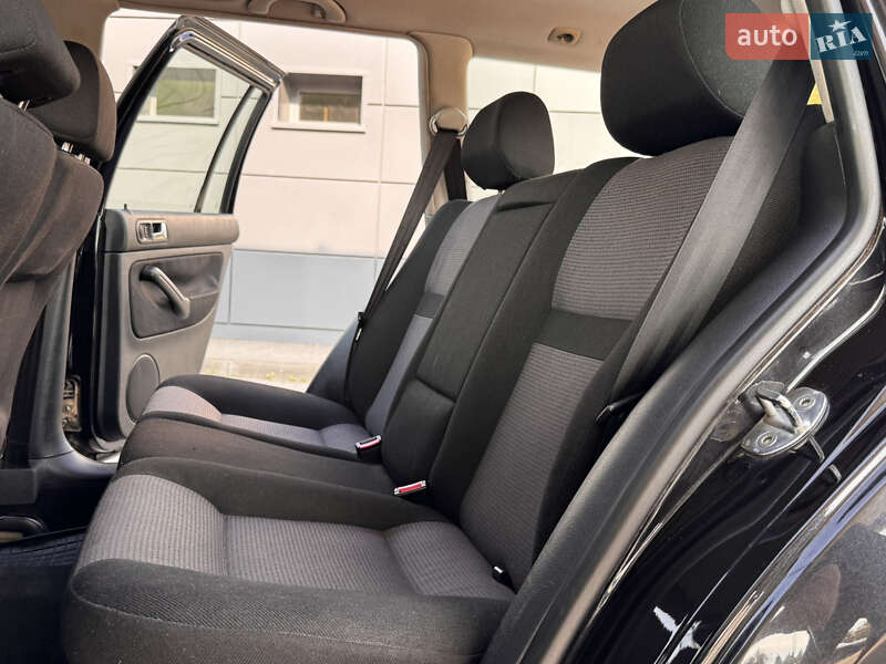 Універсал Volkswagen Golf 2001 в Дрогобичі