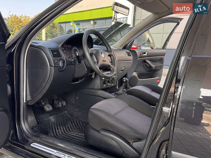 Універсал Volkswagen Golf 2001 в Дрогобичі