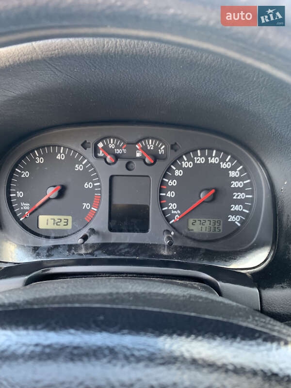 Хэтчбек Volkswagen Golf 2001 в Черкассах