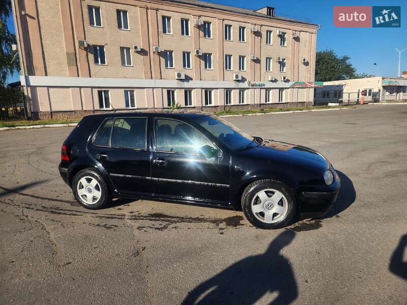 Volkswagen Golf 2000