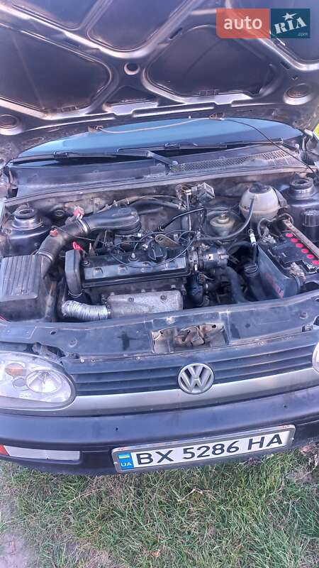 Хэтчбек Volkswagen Golf 1994 в Дунаевцах