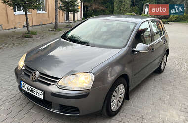 Хэтчбек Volkswagen Golf 2005 в Львове