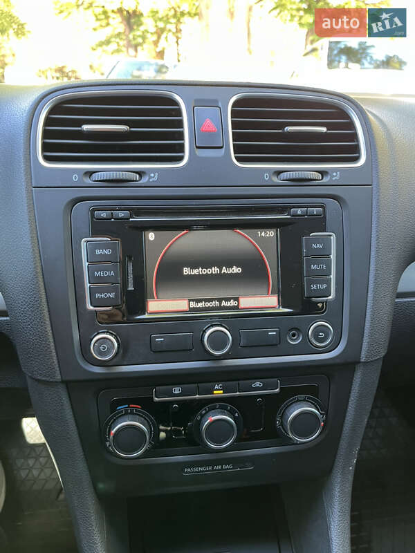 Хэтчбек Volkswagen Golf 2011 в Одессе