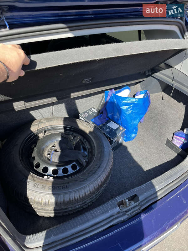 Хэтчбек Volkswagen Golf 2011 в Одессе