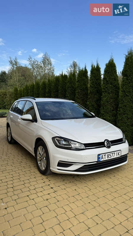 Универсал Volkswagen Golf 2020 в Калуше
