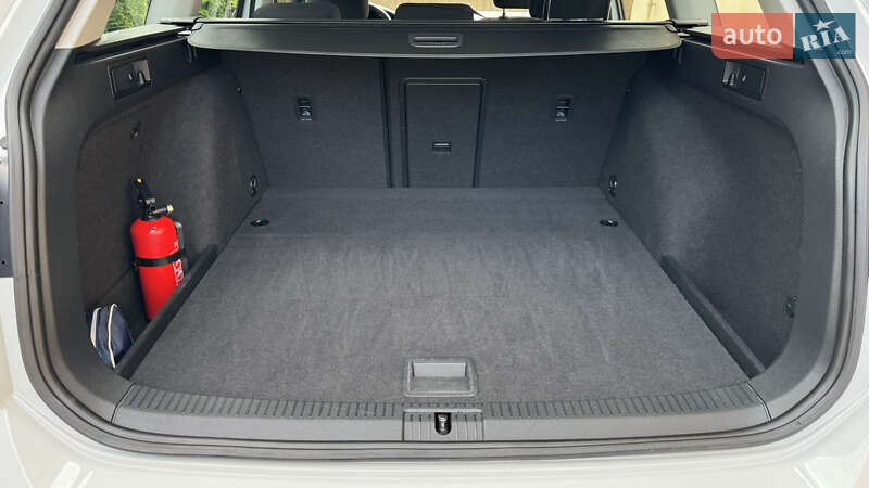 Универсал Volkswagen Golf 2020 в Калуше