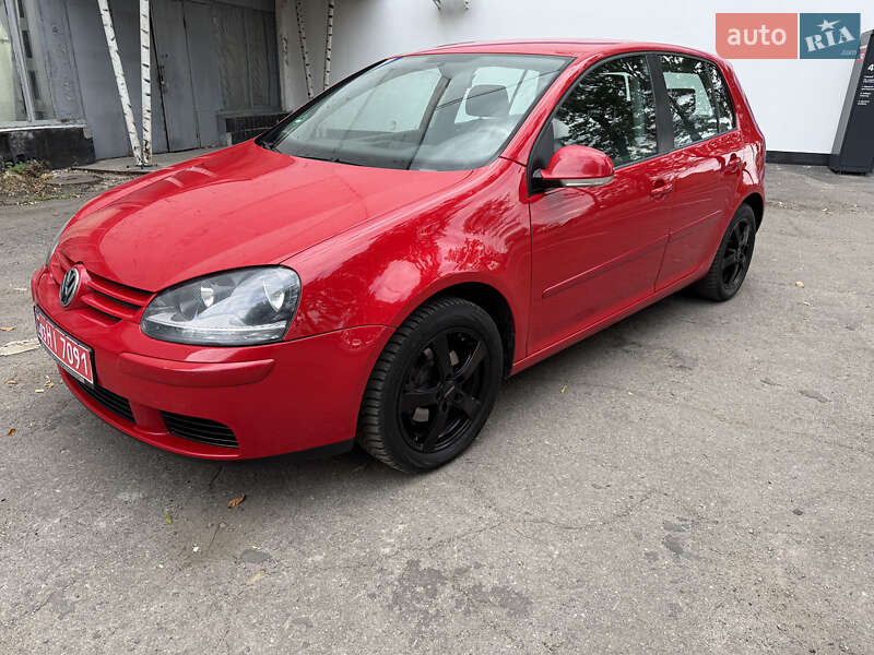 Хэтчбек Volkswagen Golf 2005 в Полтаве