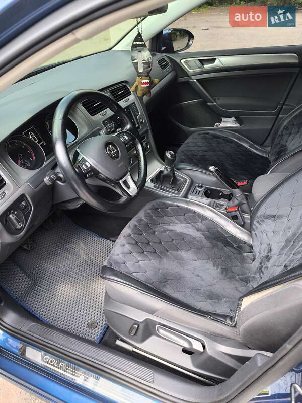 Хэтчбек Volkswagen Golf 2015 в Кременчуге