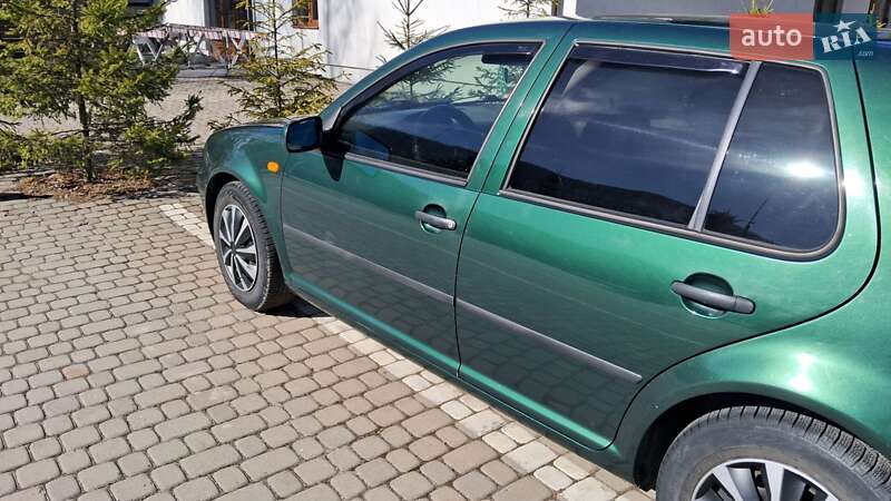 Хэтчбек Volkswagen Golf 1999 в Стрые